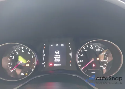 2019 Jeep Compass Latitude 4X4 z USA, uszkodzony, nr VIN 3C4NJDBBXKT733963